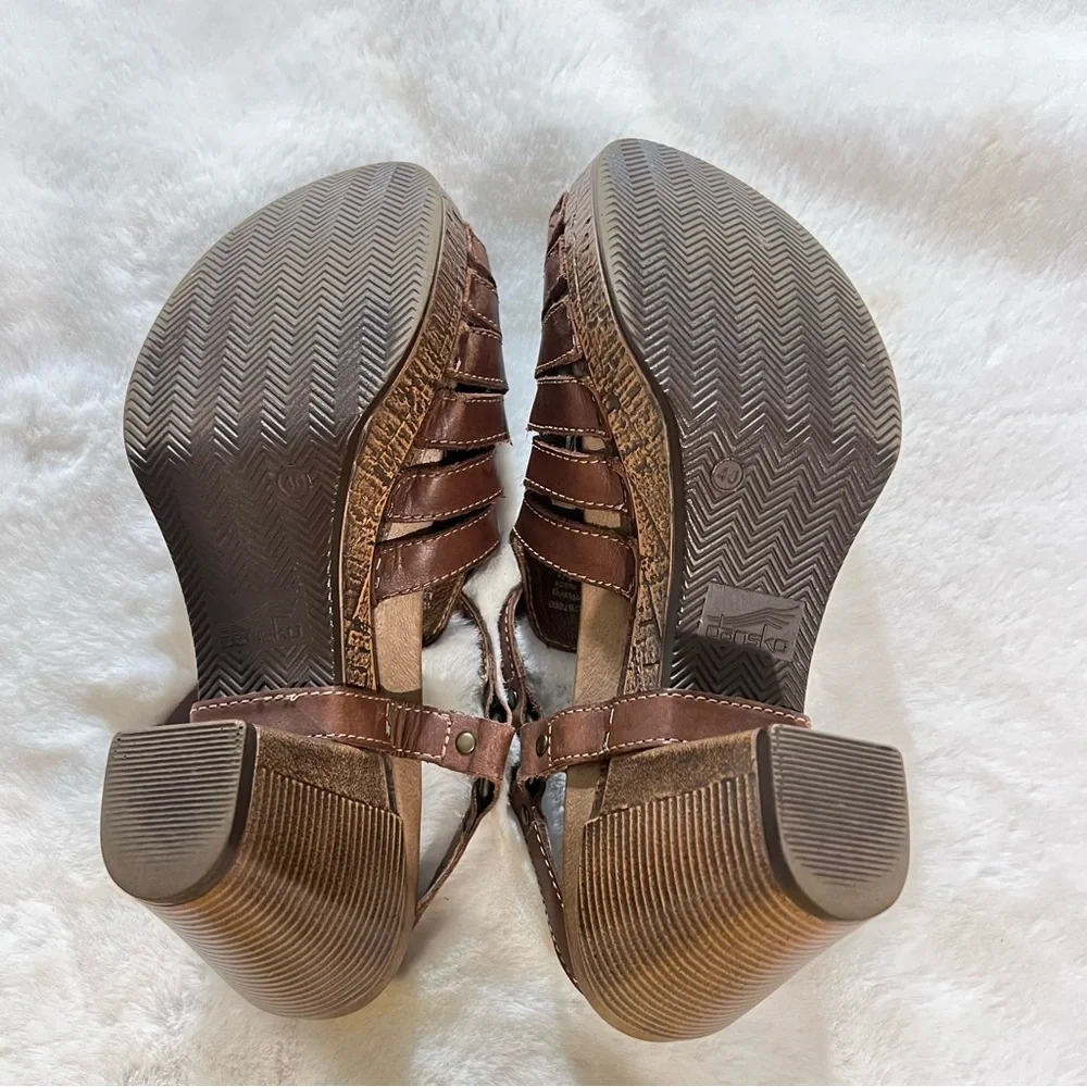 Dansko Brown‎ Leather Flats